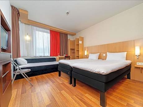 Standard Twin Room - Disability Access