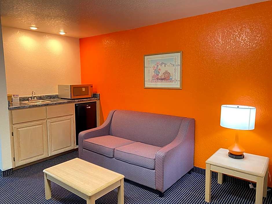 Howard Johnson by Wyndham Holbrook