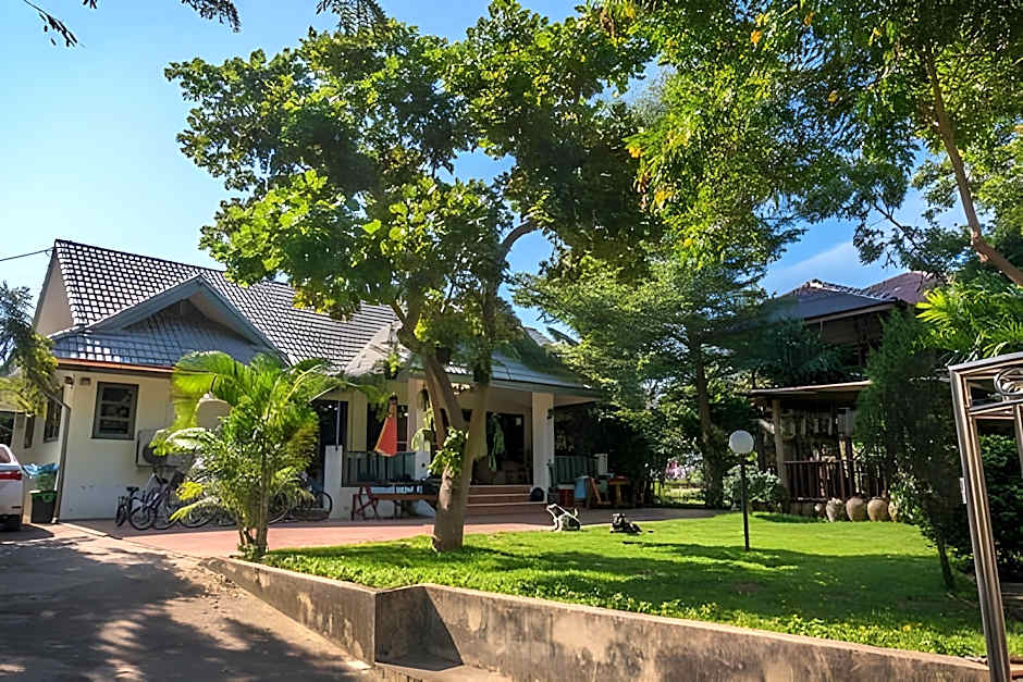 Plus Hostel Ayutthaya
