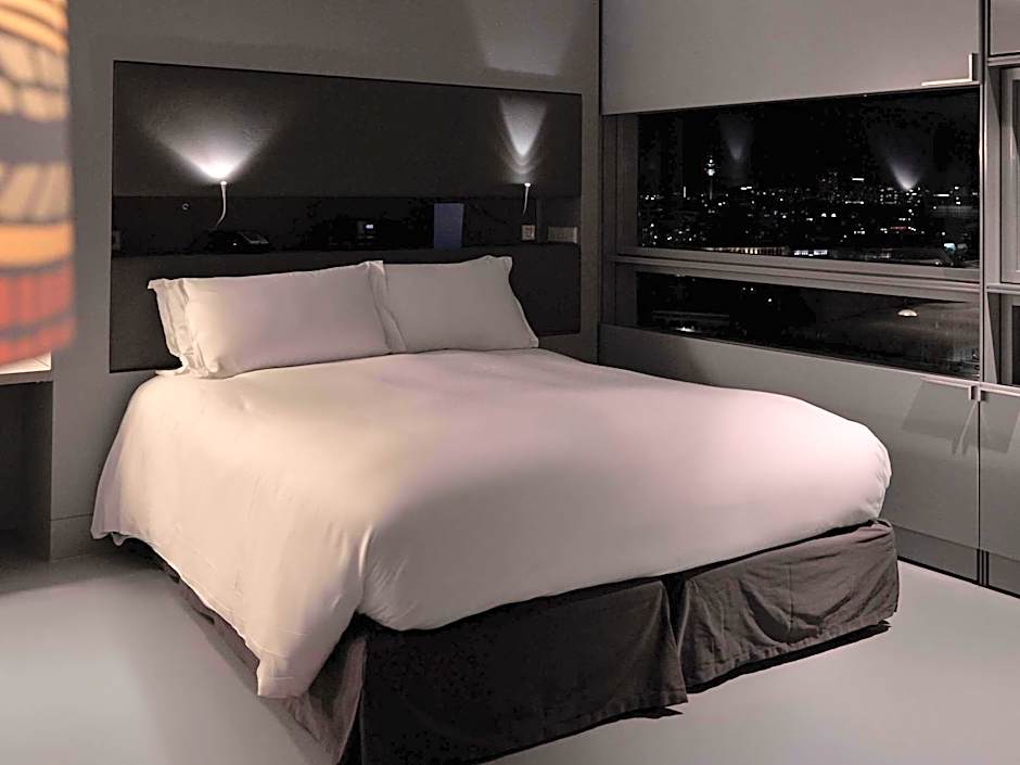 SO Vienna Hotel