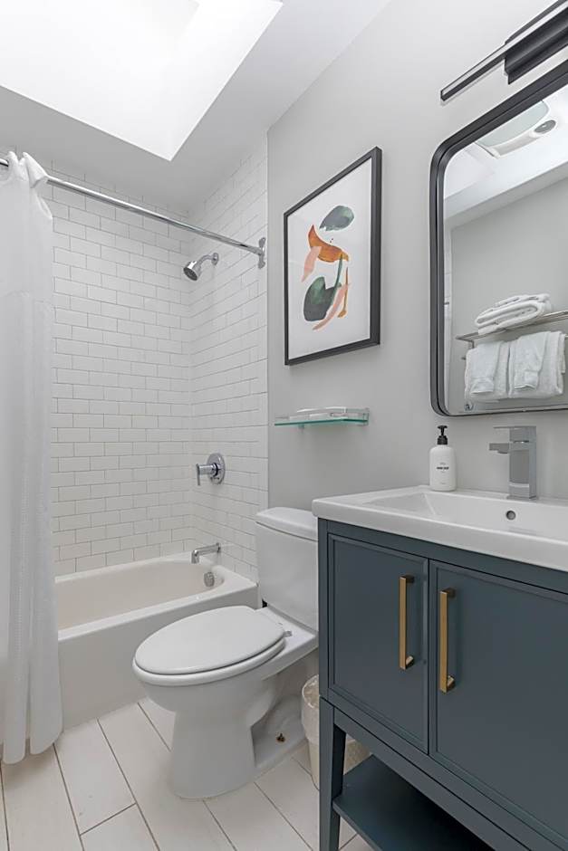 304 Newbury Street by Thatch