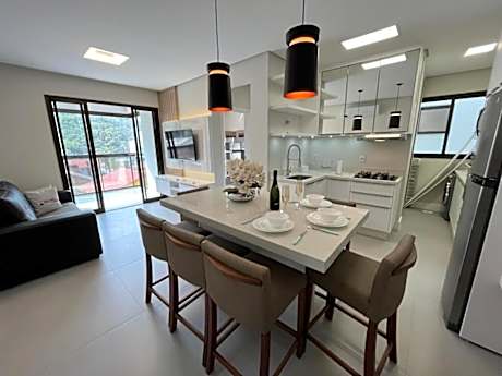 Cód 90 · Apartamento a poucos passo do mar