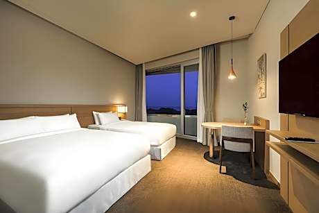 Deluxe Twin Garden View