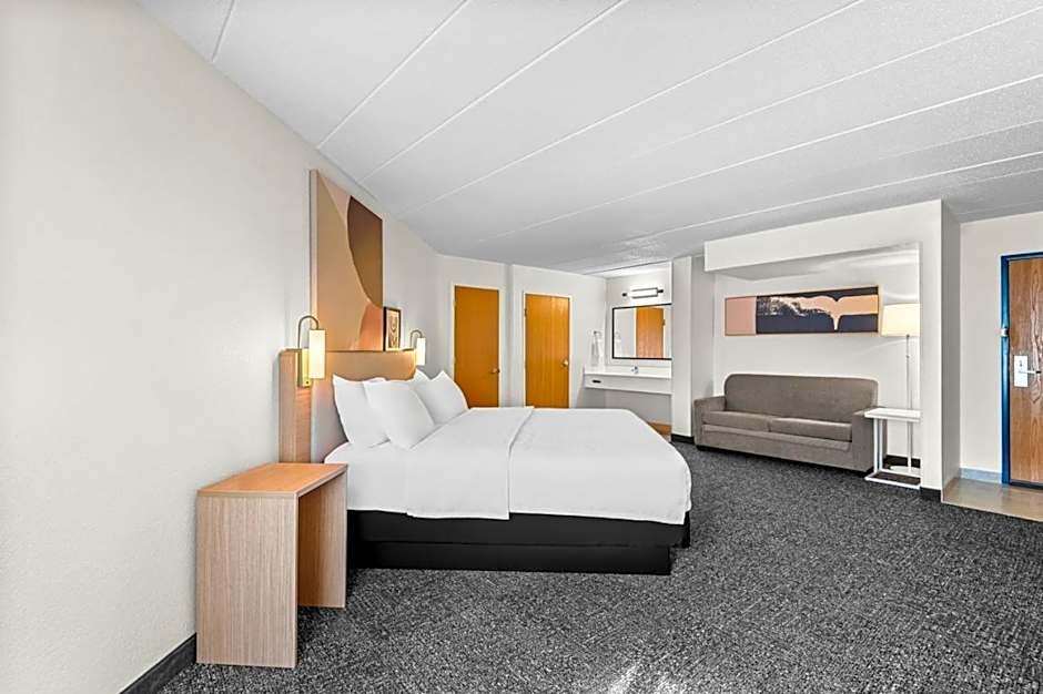 Spark by Hilton Cedar Falls