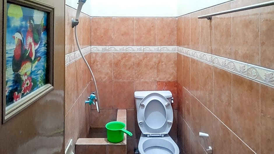 Villa Al Barokah Syariah Family Mitra RedDoorz near Sarangan Lake