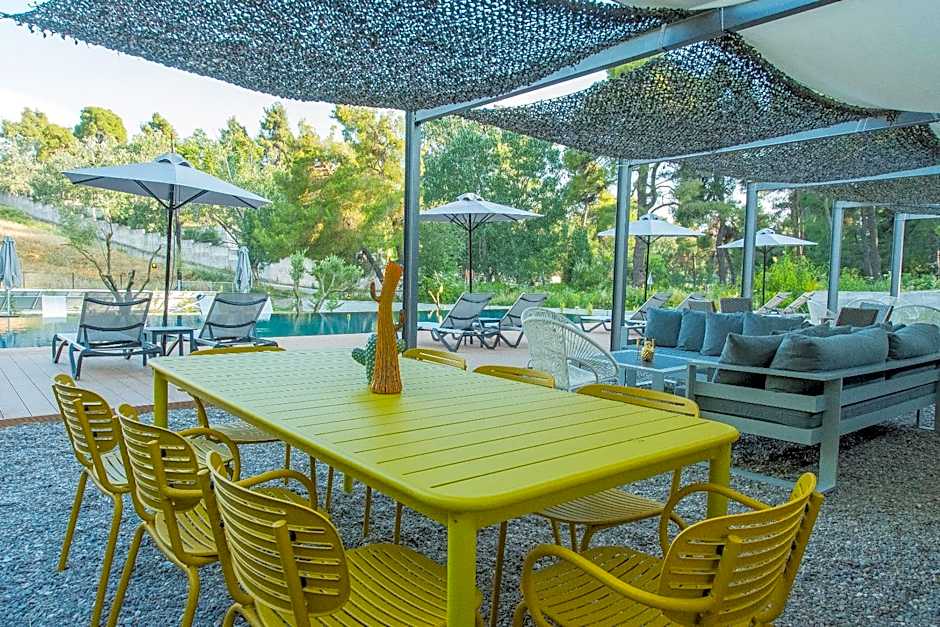 Sani More & Sani Woods