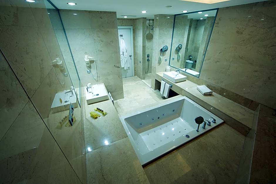 QafqaZ Baku City Hotel & Residence