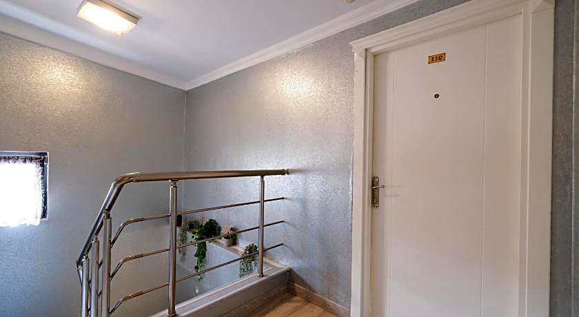 Loren Hotel & Suites