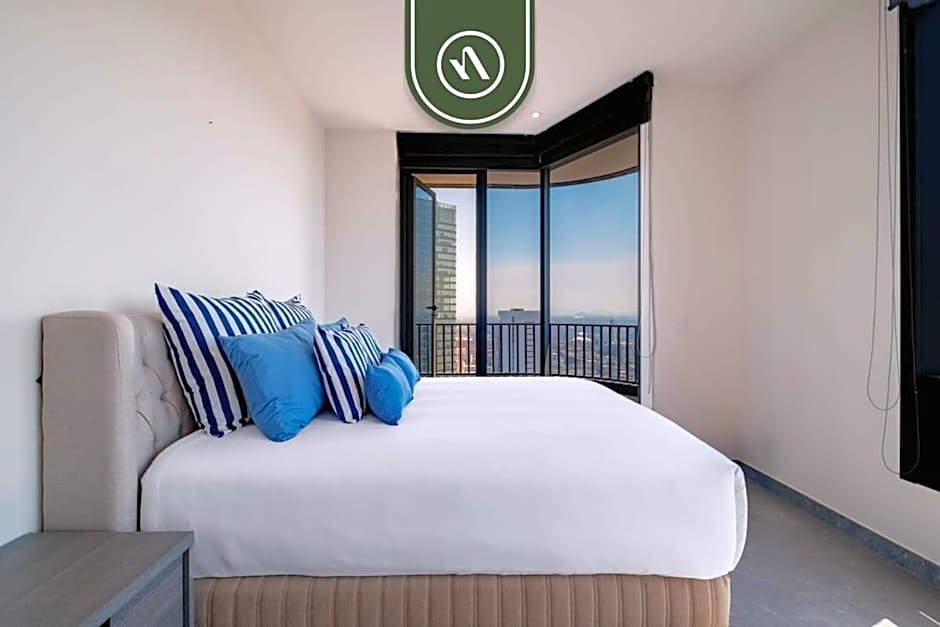 Luxury 2 BR Condo in Reforma - Skyline View - Pool