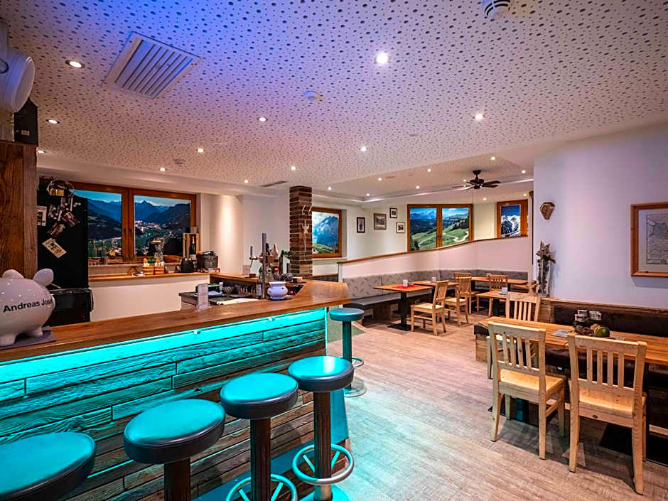 Hotel & Apart Central