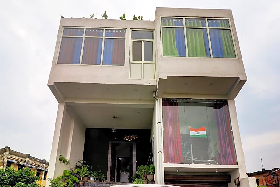 OYO  Ananya Hotel & AYURVEDA HWC