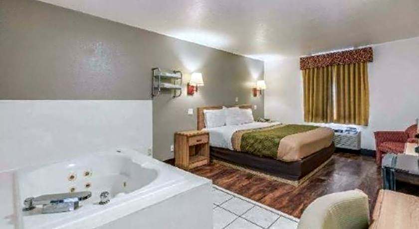 Econo Lodge Truman Inn