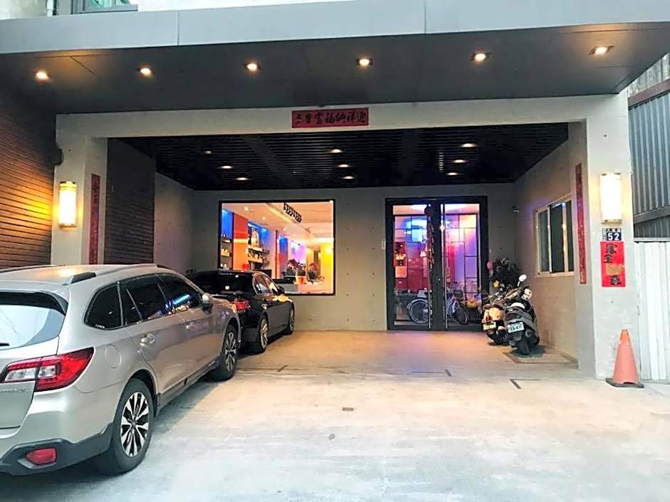 Travel Light Hotel