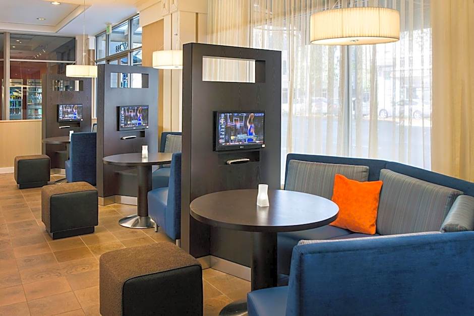 Courtyard by Marriott Oakland Downtown