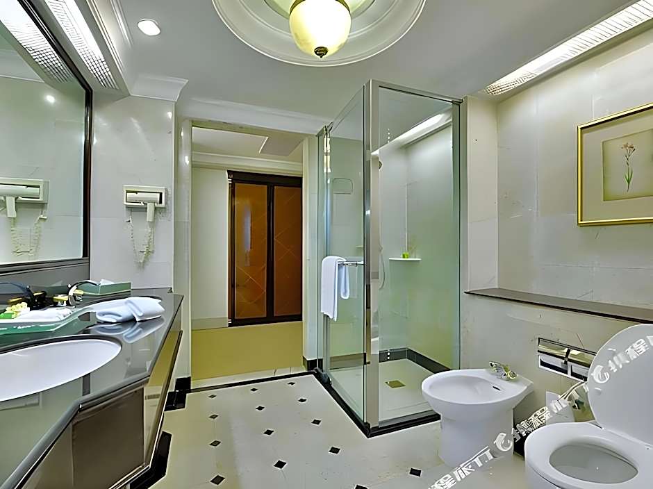 Evergreen Laurel Hotel