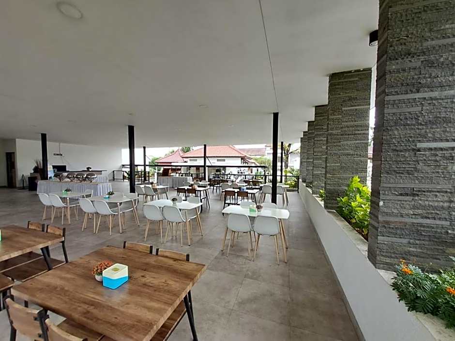 HOTEL & WISMA BINTANG JADAYAT