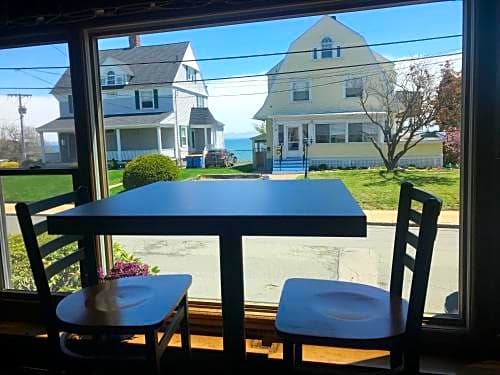 Winthrop Arms Hotel Restaurant Logan Airport