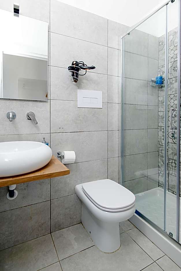 Naples Gateway Rooms