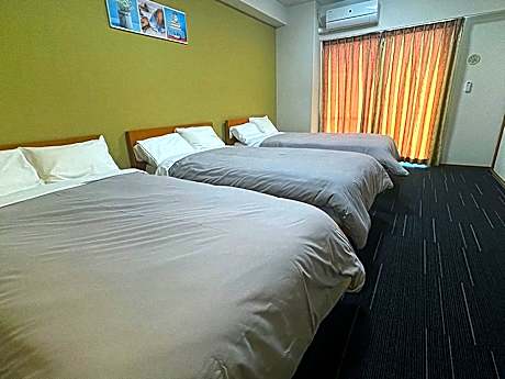 Triple Guest Room
