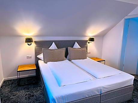 Doppelzimmer-Groß-Eigenes Badezimmer-Talblick