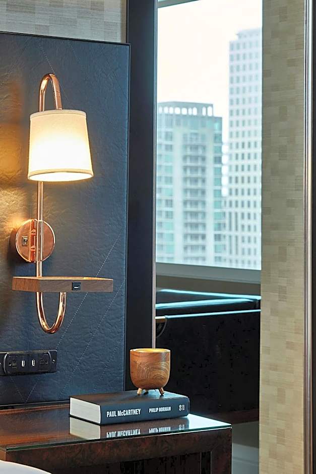 Renaissance by Marriott Atlanta Midtown Hotel