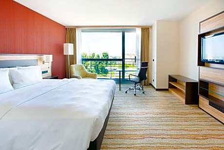 suite, 1 king, water view