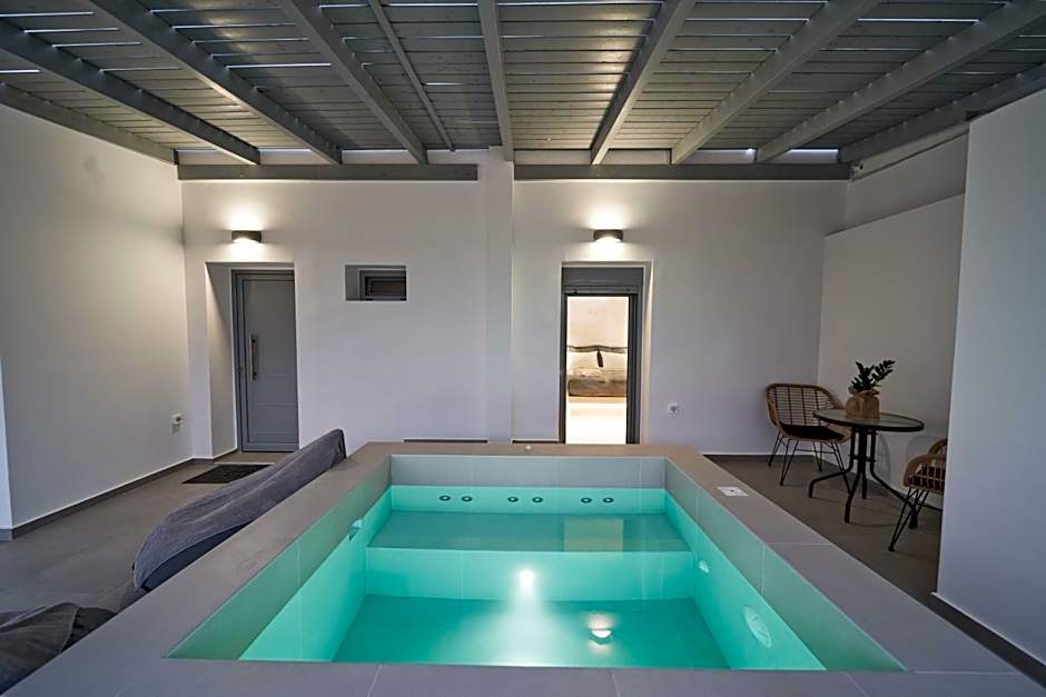 White Note Luxury Suites