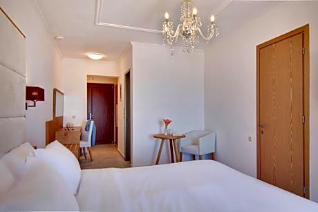 Superior Double Room with Balcony and Sea View