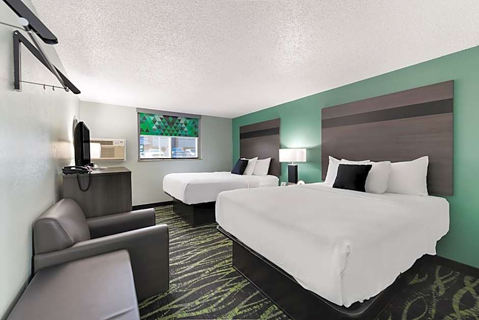 Baymont by Wyndham Liberty MO