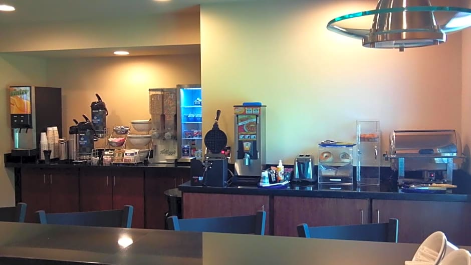 Cobblestone Hotel & Suites - Knoxville
