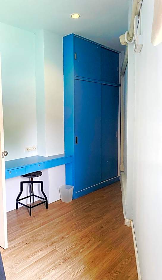 Visut House – Bangkok, NY