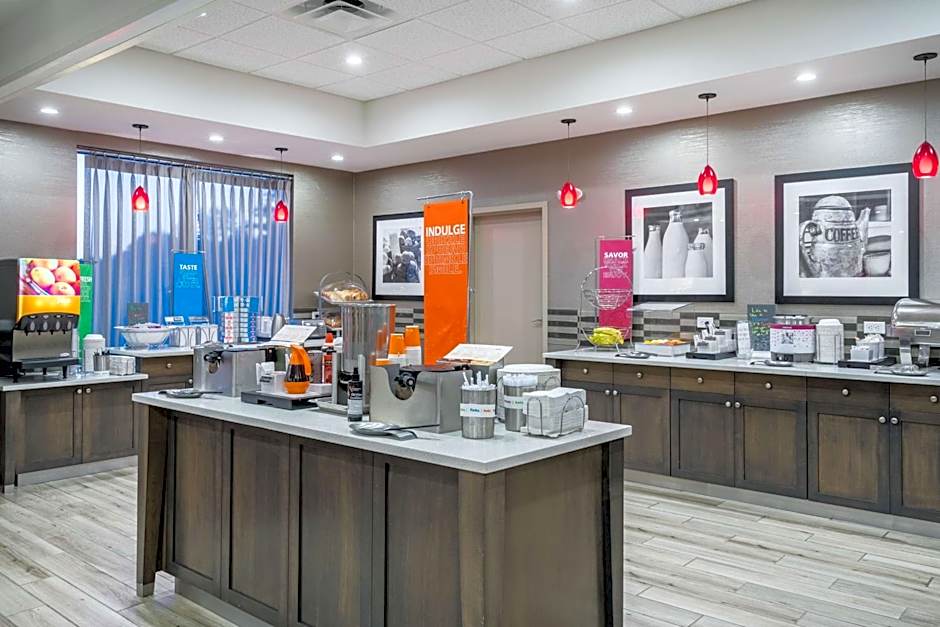 Hampton Inn By Hilton Oxford, ME