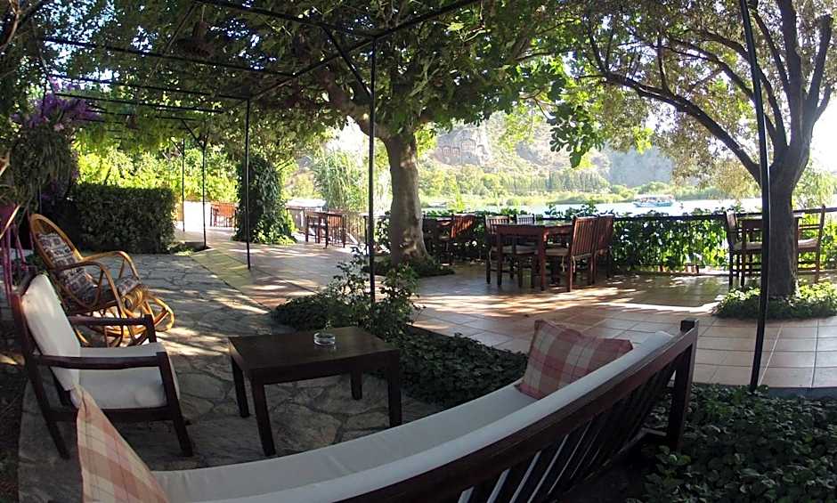 Lindos Pension