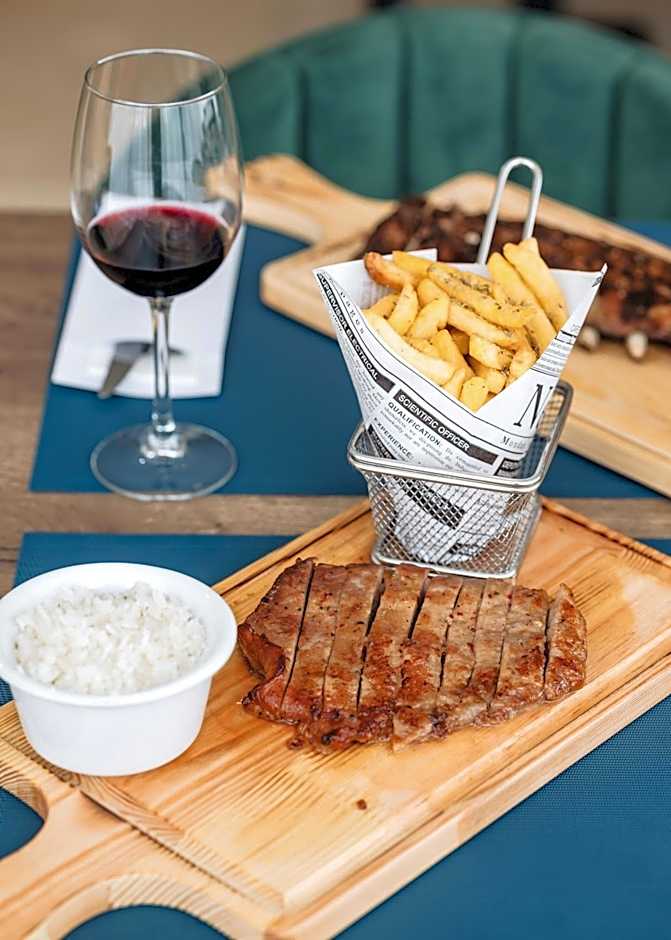 Oporto Airport & Business Hotel