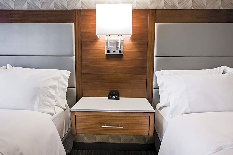 Holiday Inn Hotel & Suites Calgary South - Conference Ctr By IHG