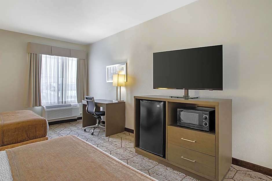 Best Western Plus North Houston Inn & Suites