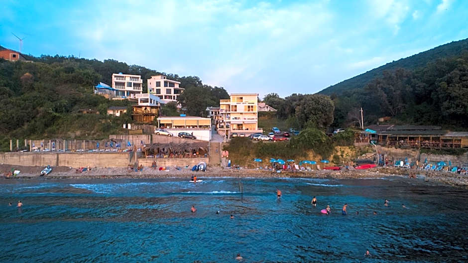 Casa Mila apartments & bungalows