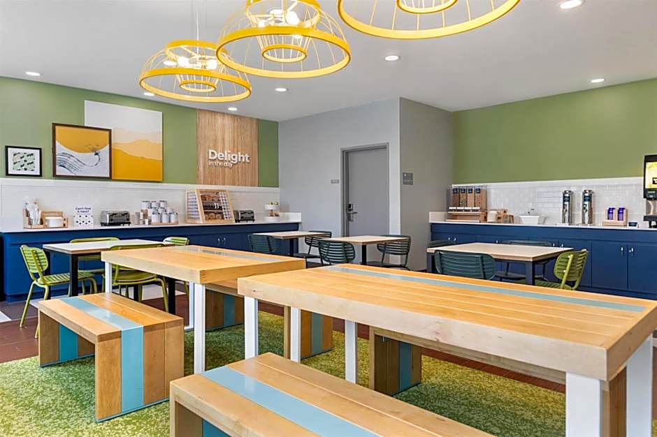 Spark by Hilton Indianapolis Northeast Fishers