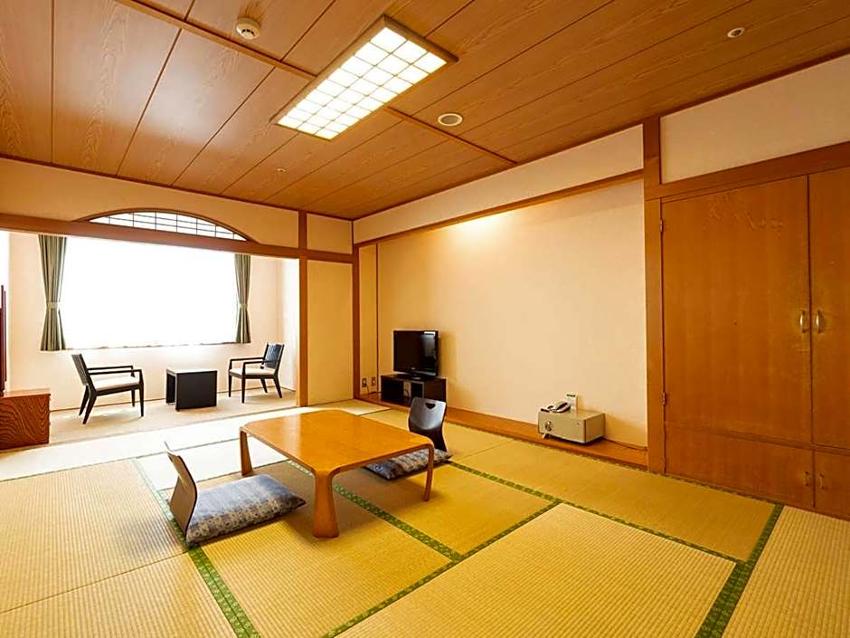 Photo 1 of 1 of Standard Japanese-Style-Room 39 sqm - Shared Bathroom - Non-Smoking