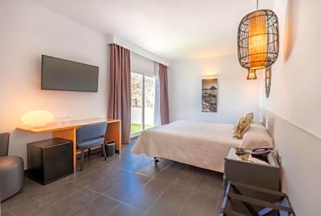 Superior Deluxe Double Room with Panoramic Sea View