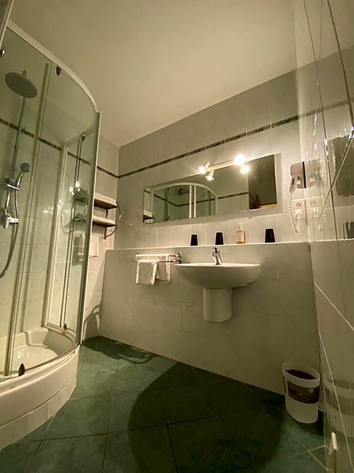 Logis Hotel Medieval, Montelimar Nord