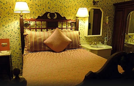 Double Room with Shared Bathroom