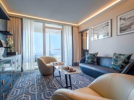 LA DEMOISELLE DE L'OCEAN EXECUTIVE SUITE, 1 King-size bed, 1 Lounge with Balcony, Ocean View