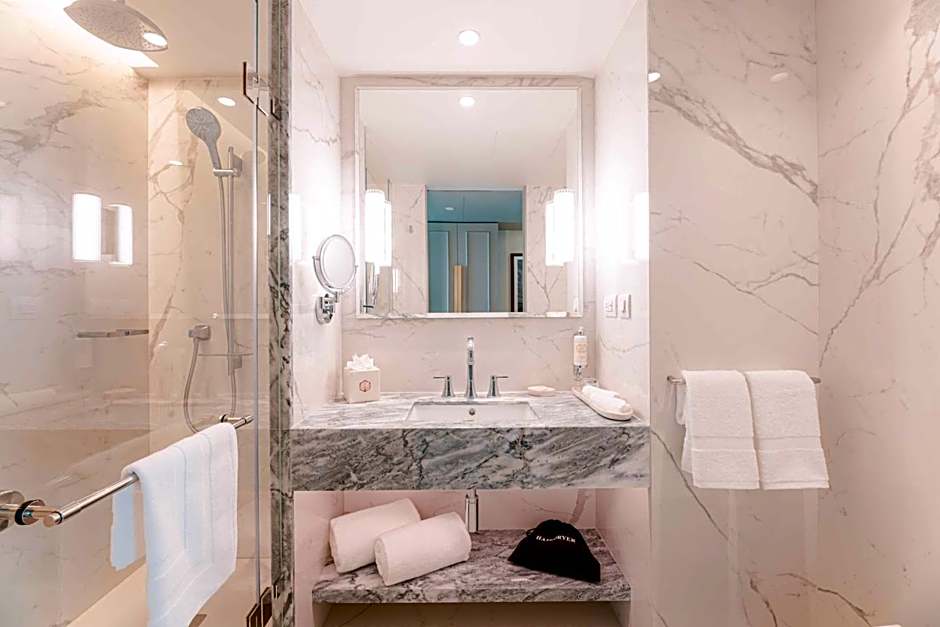 Legacy Hotel Cascais, Curio Collection by Hilton