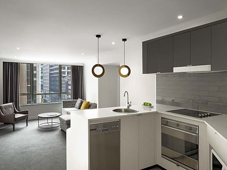 Mantra 2 Bond Street