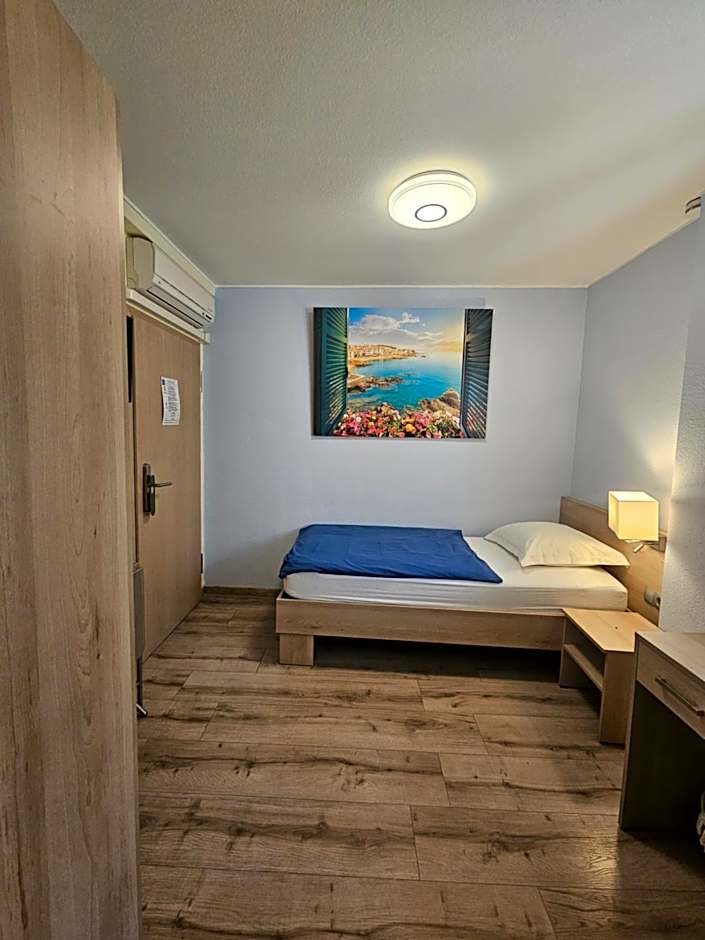 Zdjęcie 1 z 3 — Single Room