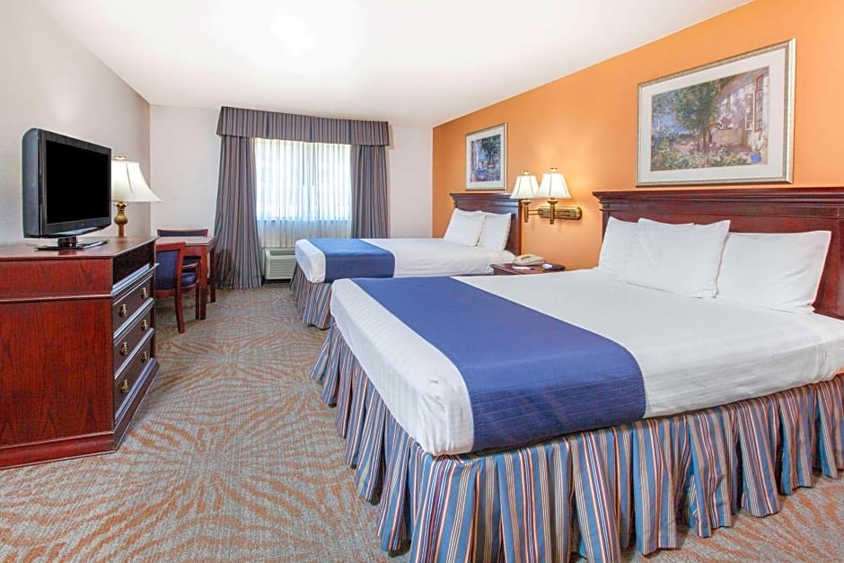 Super 8 by Wyndham Lubbock West