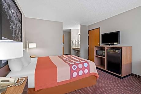 Queen Room - Mobility Access/Non-Smoking