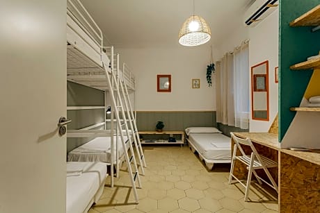 Quintuple Room with Shared Bathroom