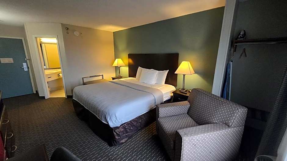 Copley Inn & Suites, Copley - Akron